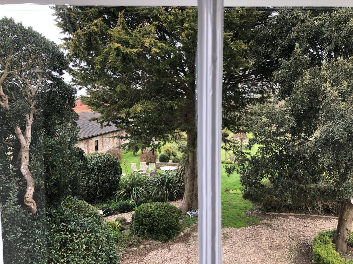 Apuldram Manor Farm Bed & Breakfast Chichester Exterior photo