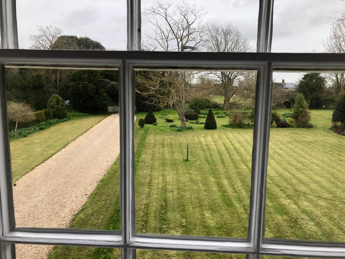 Apuldram Manor Farm Bed & Breakfast Chichester Exterior photo