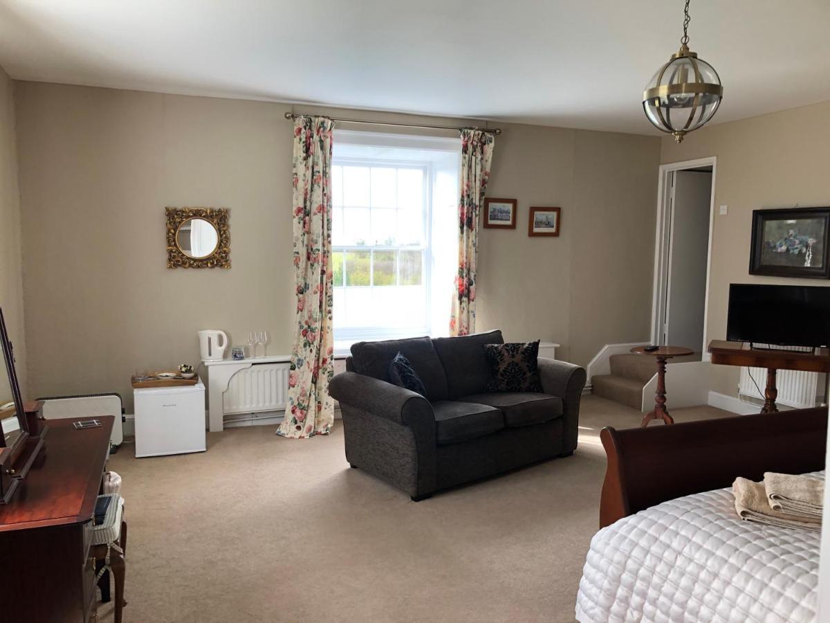 Apuldram Manor Farm Bed & Breakfast Chichester Exterior photo